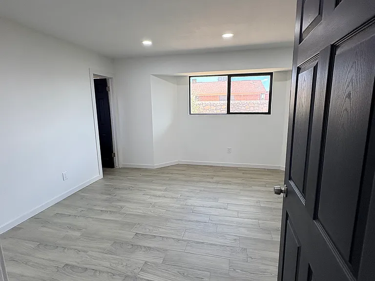 11100 Childress Ave — Photo 8