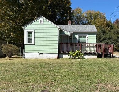702 Cox Ave, Thomasville, NC, 27360
