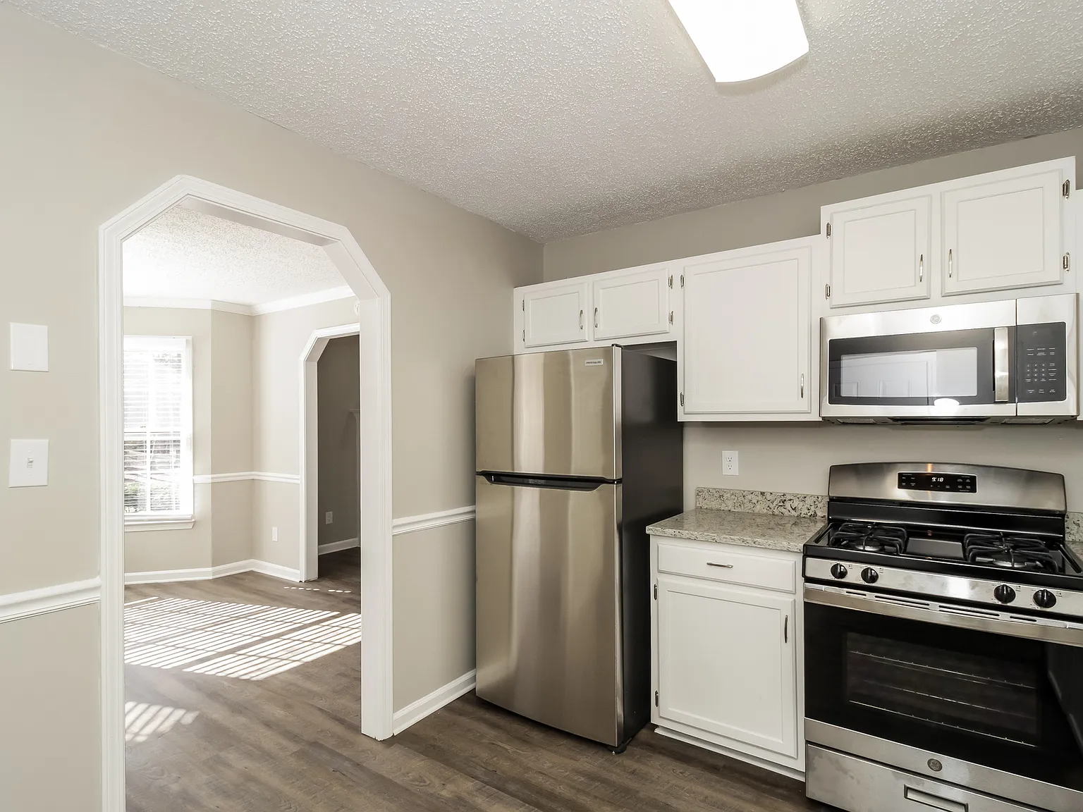 4 bed, 1770 sqft, $1,735 — Photo 2