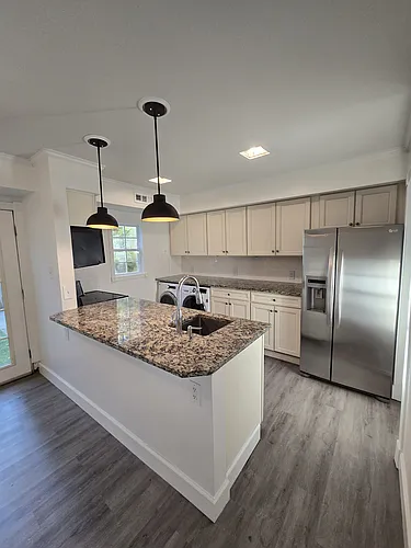 100 Mathews Dr #21 Photo 1