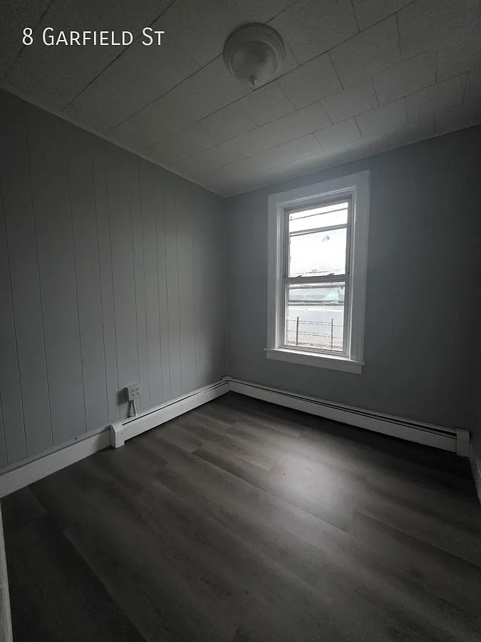 5 bed, $3,200 — Photo 2