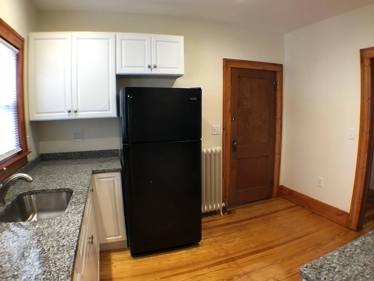 2 bed, 1200 sqft, $1,825 — Photo 4