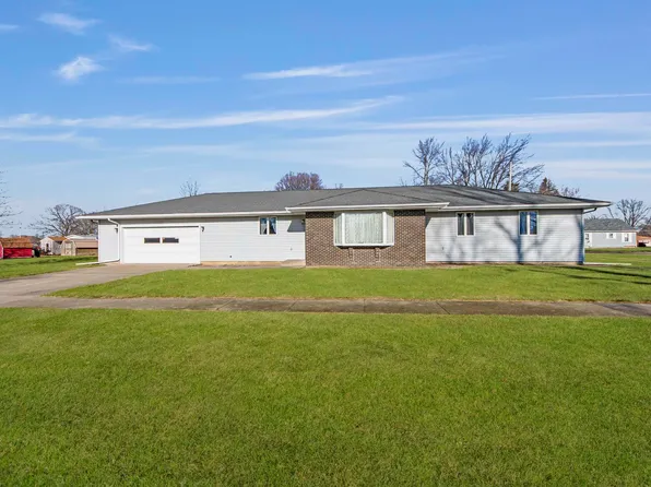 313 W Topeka St, Toluca, IL 61369