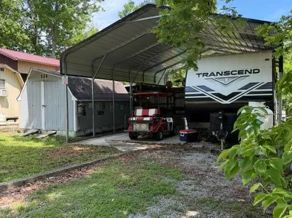 215 Honeysuckle Dr, Crossville, TN 38571