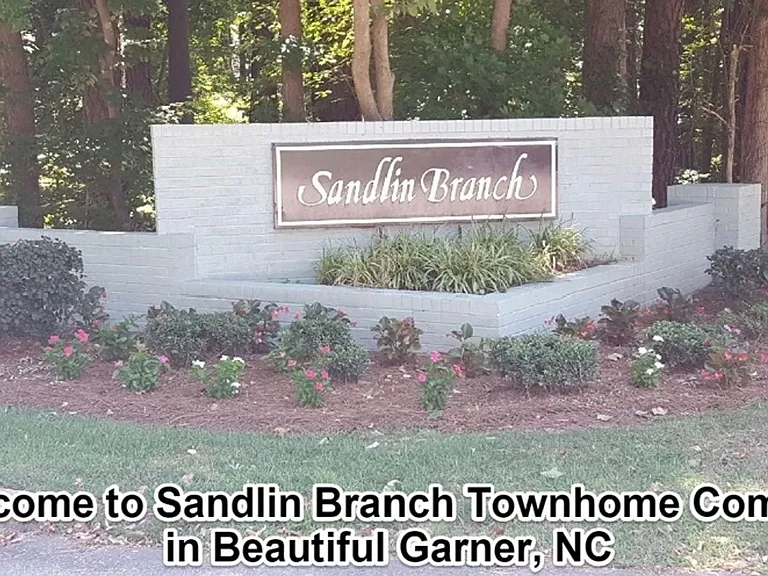 303 Kentucky Dr — Photo 20