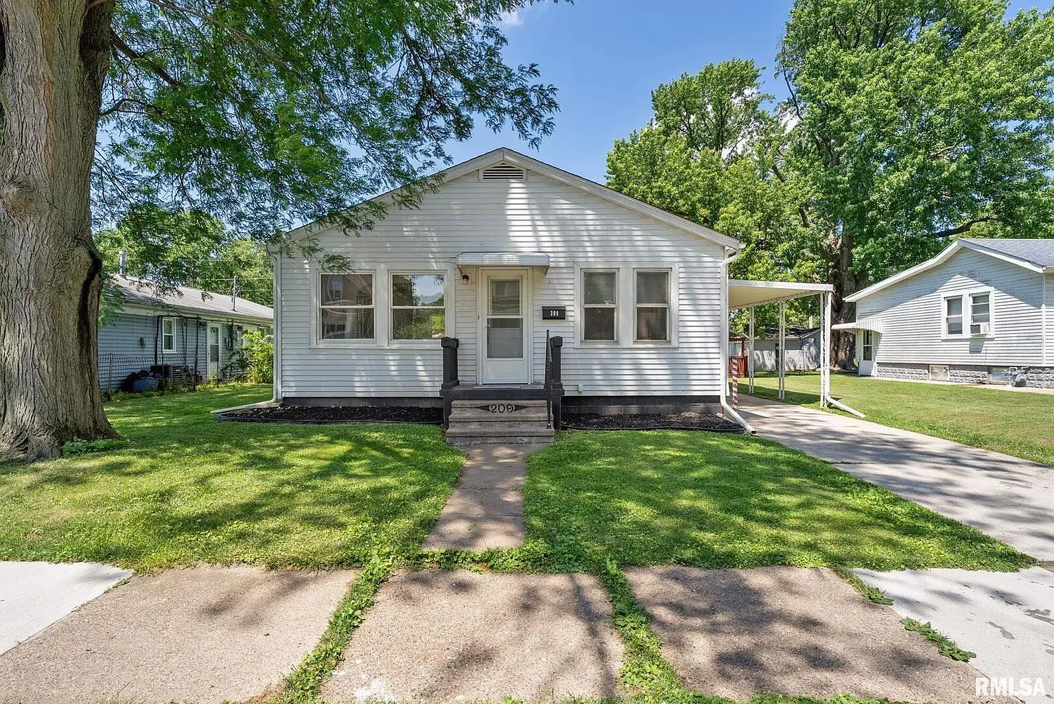 209 45th St photo 1