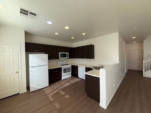 5th image of 5049 Hazelyn Ct