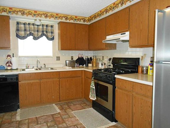 5th image of 1332 Riegelwood Ln