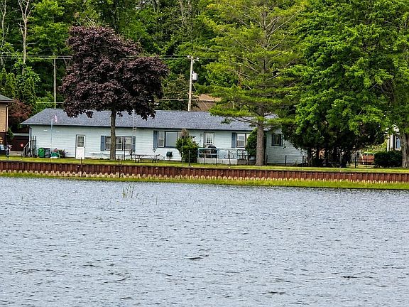 4th image of 2383 S Green Dr