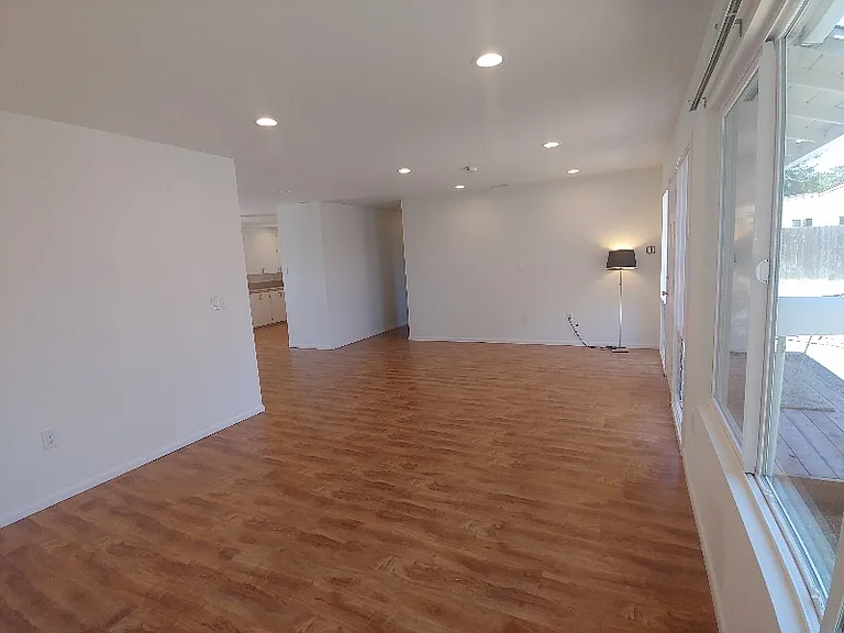 4516 Kickapoo Ct — Photo 4