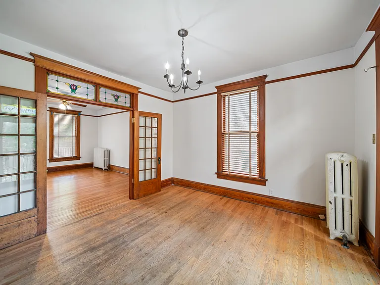 831 Hamlin St — Photo 8