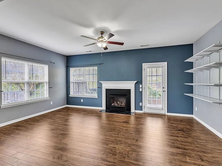 2720 Gross Ave — Photo 8