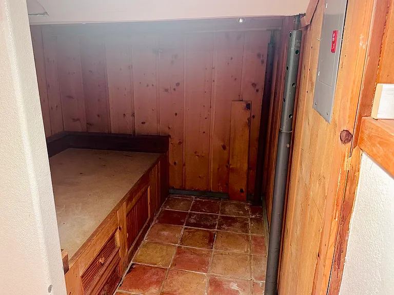 875 9th St — Photo 24