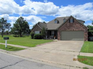 1015 E 146th St S, Glenpool, OK 74033
