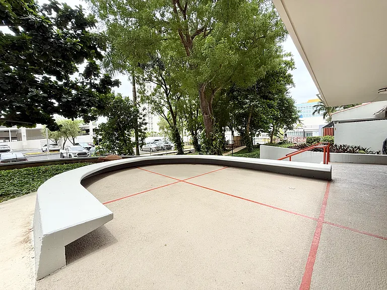690 Teniente Cesar Luis Gonzalez Ave — Photo 43