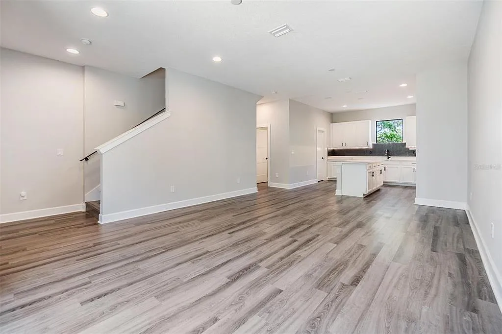 3 bed, 3.5 bath, 1778 sqft, $4,200 — Photo 3
