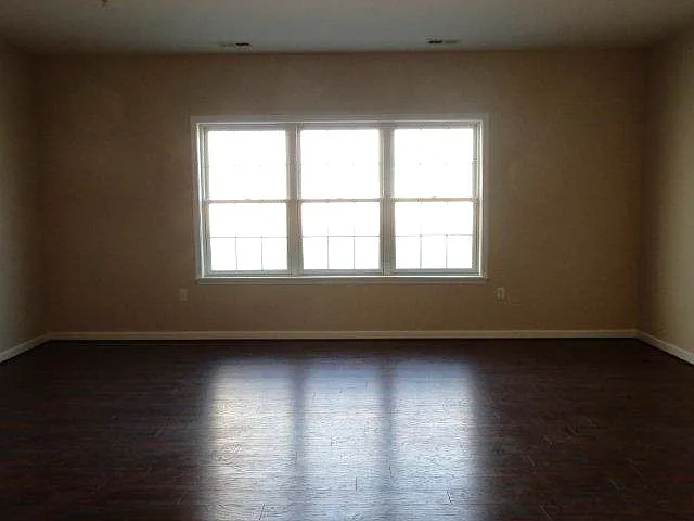 31 Water St #D — Photo 13