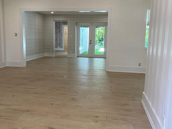 4th image of 1155 NW 3rd Ave