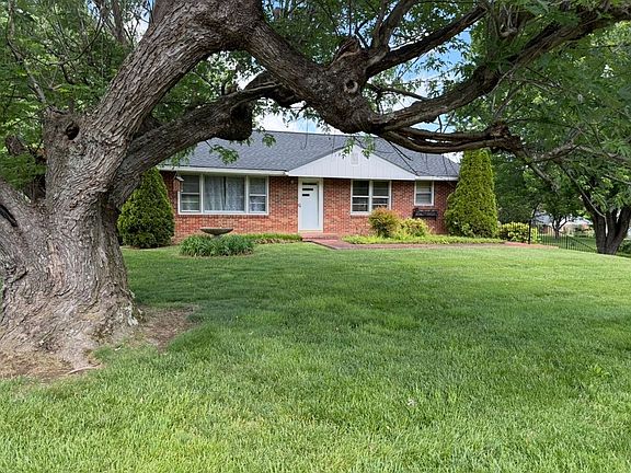 2nd image of 604 Ridgeview Dr