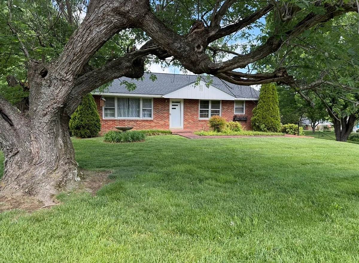 Building Photo - 604 Ridgeview Dr
