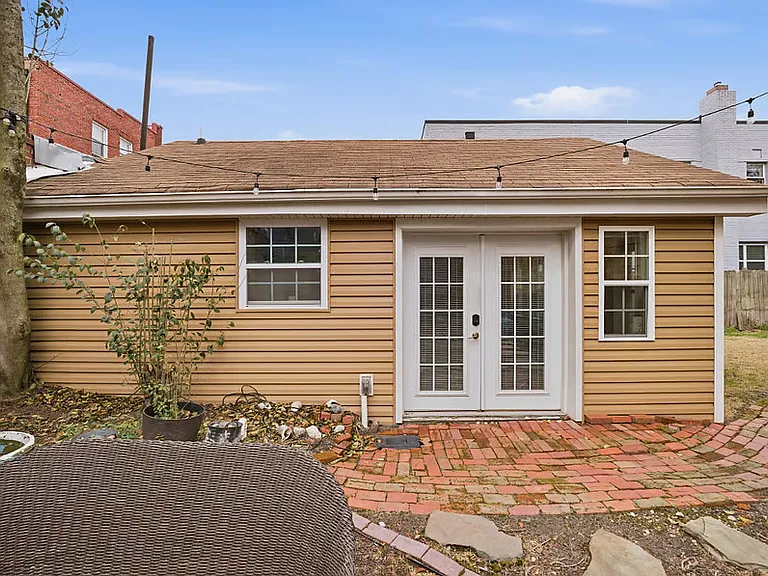 831 Gates Ave #C — Photo 14