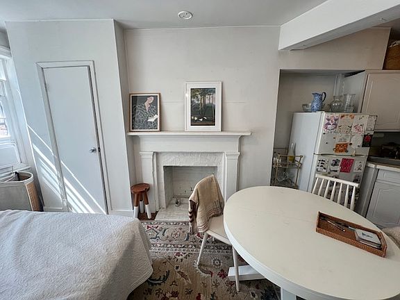 5th image of 244 W 10th St #14