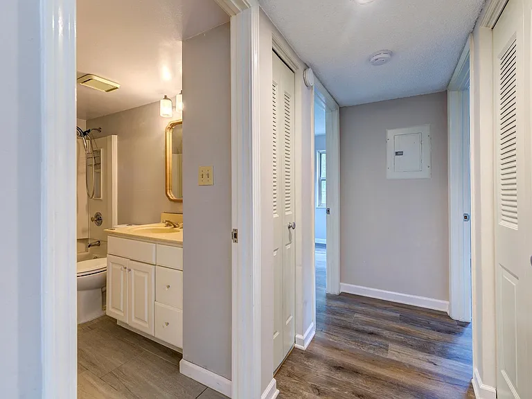 1640 E Swan Cir — Photo 14