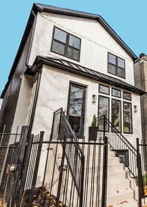 3430 W Lyndale St, Chicago, IL, 60647