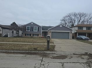41830 Amberly Dr, Clinton Township, MI 48038