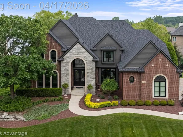 10993 Stoney Point Dr, South Lyon, MI 48178