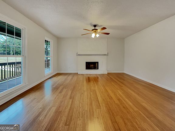 3rd image of 125 Stockmar Rd