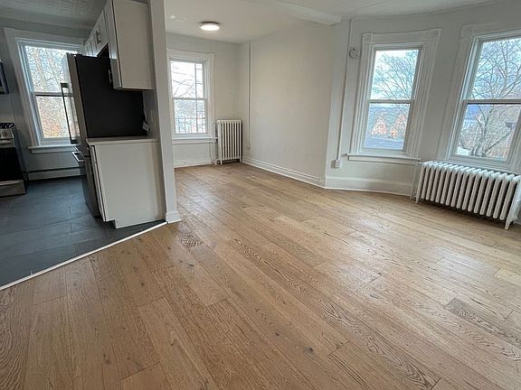 4th image of 74 Carson Ave #4