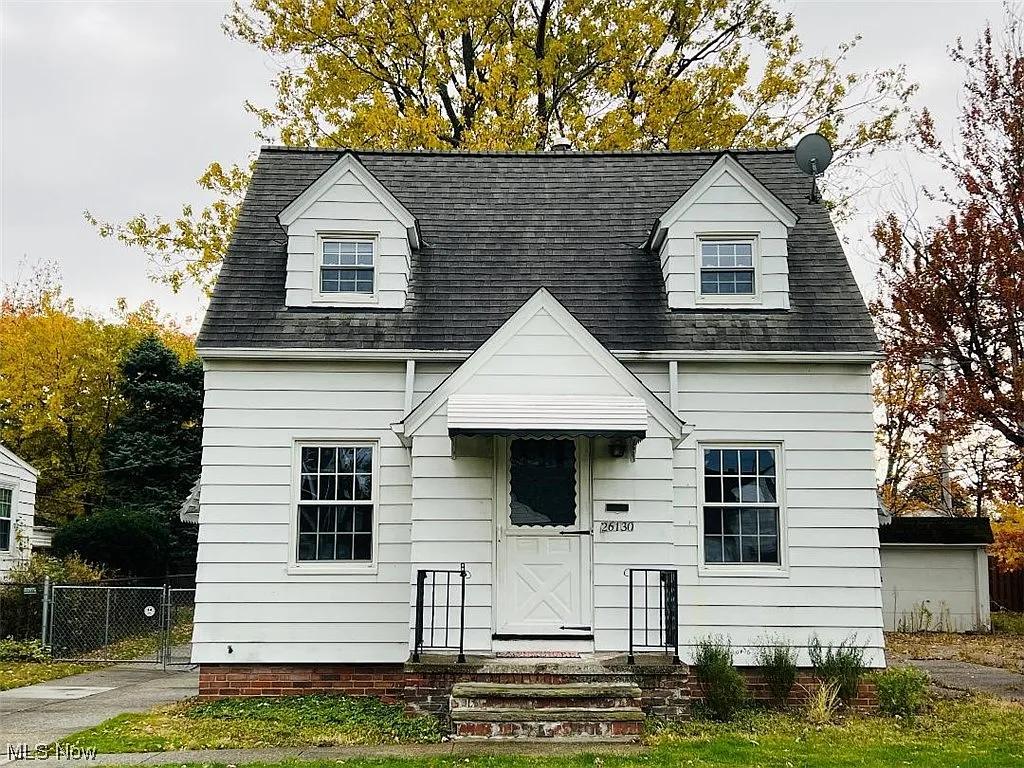 26130 Mallard Ave photo 1