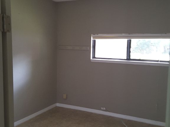 5th image of 425 Geneva Dr #1