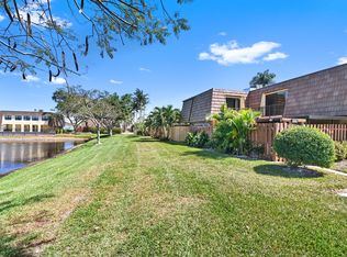 641 Springdale Cir, Palm Springs, FL 33461