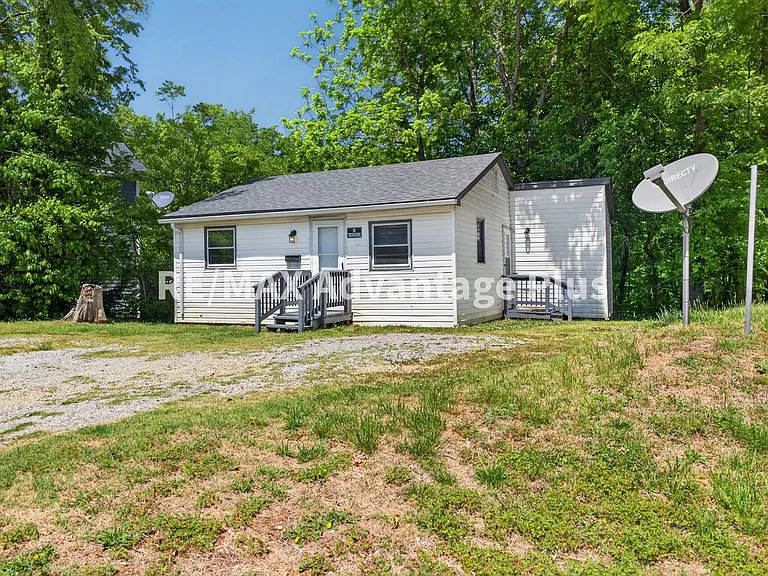 504 Longwood Ave — Photo 1