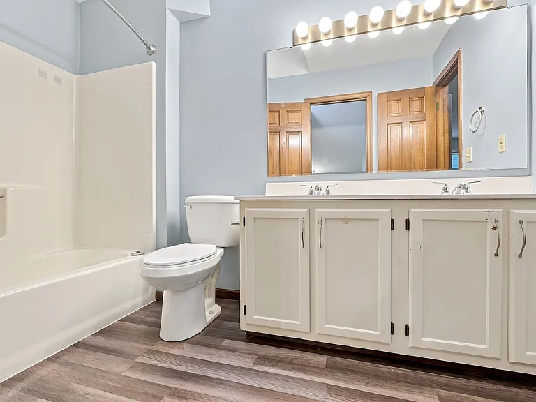 6032 Sawmill Woods Dr — Photo 20