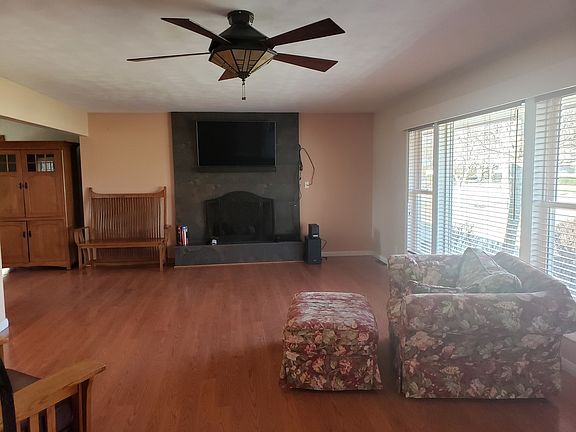 3rd image of 1236 Blakely St