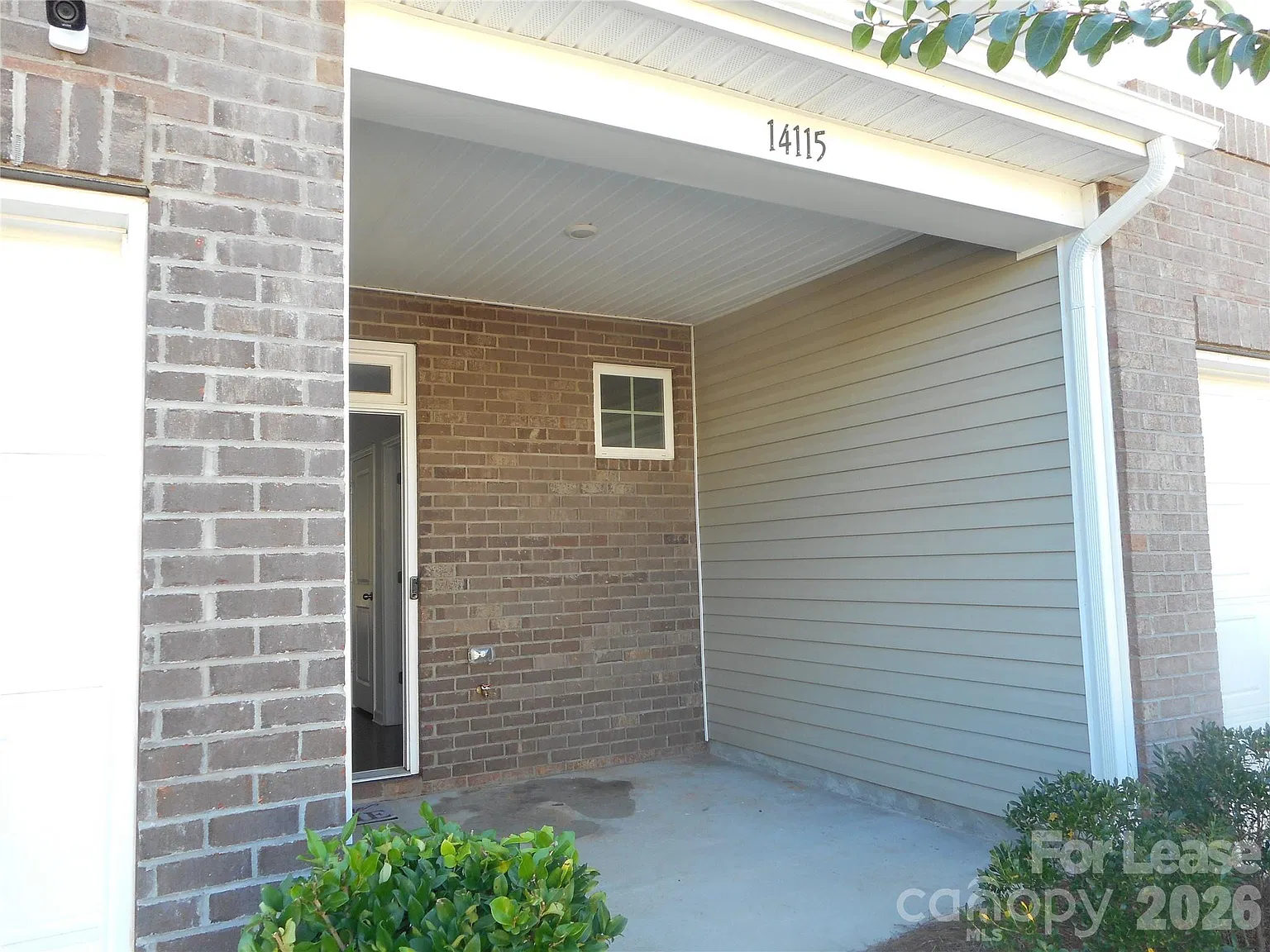 3 bed, 2.5 bath, 1700 sqft, $1,995 — Photo 2