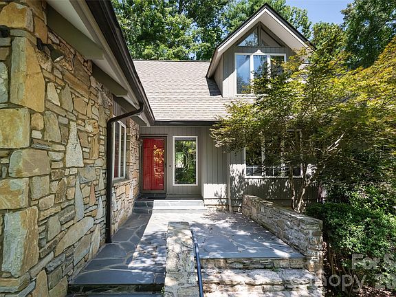 2nd image of 25 E Forest Rd