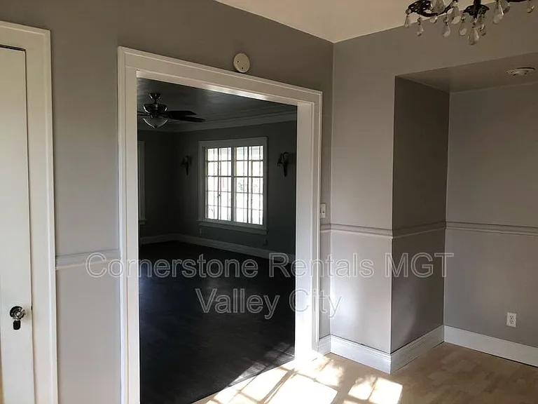 439 4th Ave SW — Photo 8