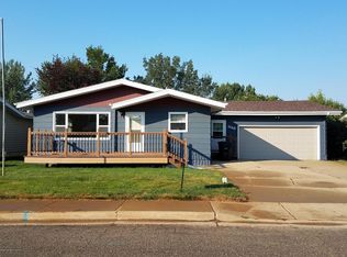 648 Custer St, Dickinson, ND 58601