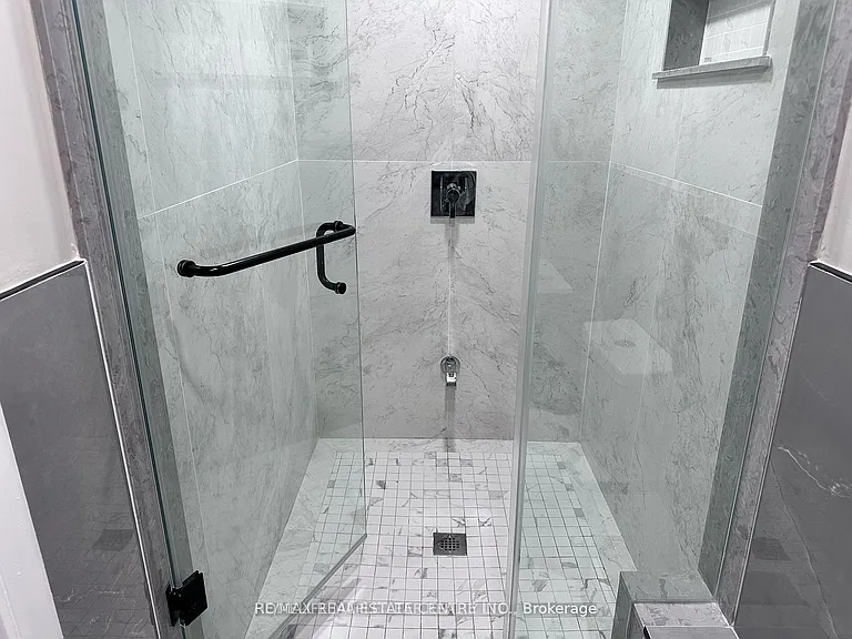 1174 Enchanted Cres — Photo 3