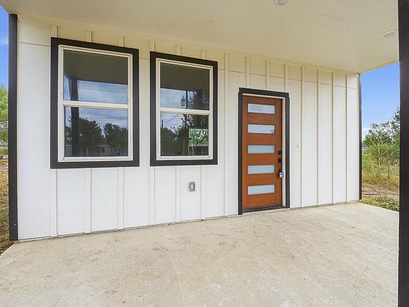 4th image of 140 Lobo Ln