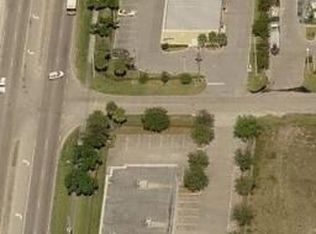 2019 Freeport Ln, Riviera Beach, FL 33404