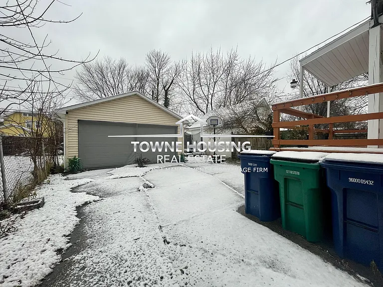 418 Colvin Ave — Photo 40