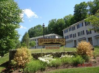 160 Shelter Rock Rd APT 1, Danbury, CT 06810