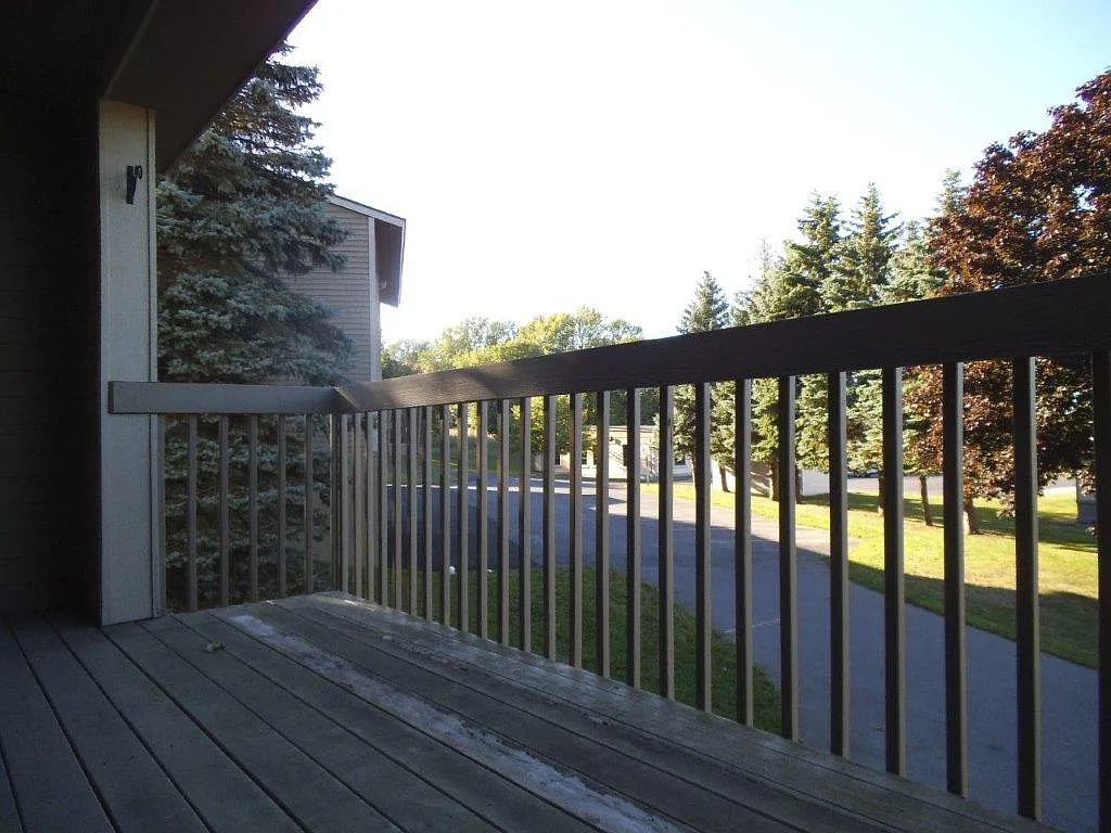 2 bed, 1.5 bath, 1450 sqft, $1,700 — Photo 4