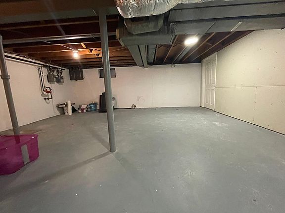 4th image of 14 Notre Dame Ave Floor 1