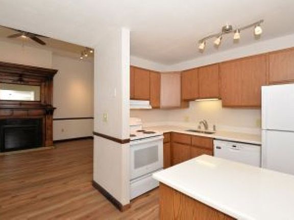 OPEN CONCEPT with PENINSULA